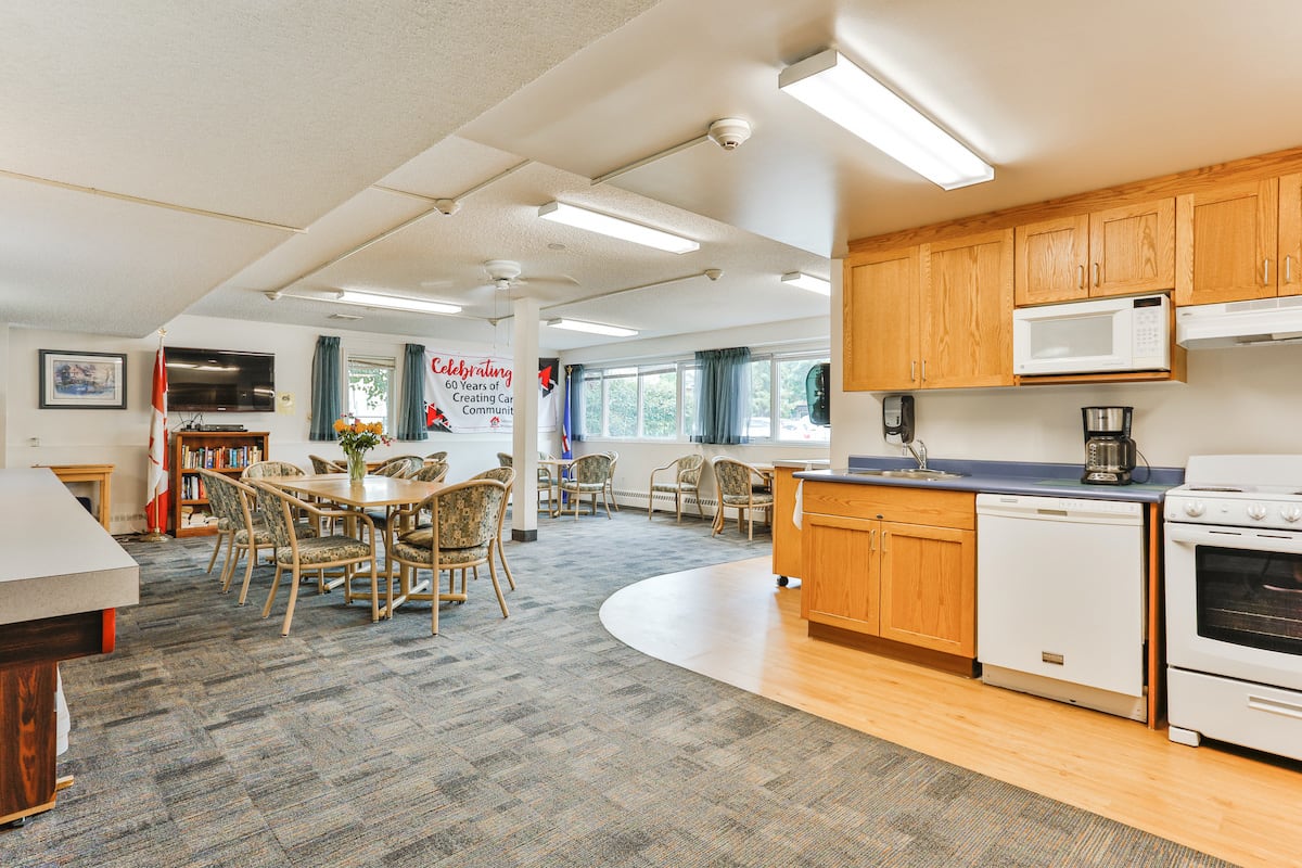 Recreation Room with Kitchen