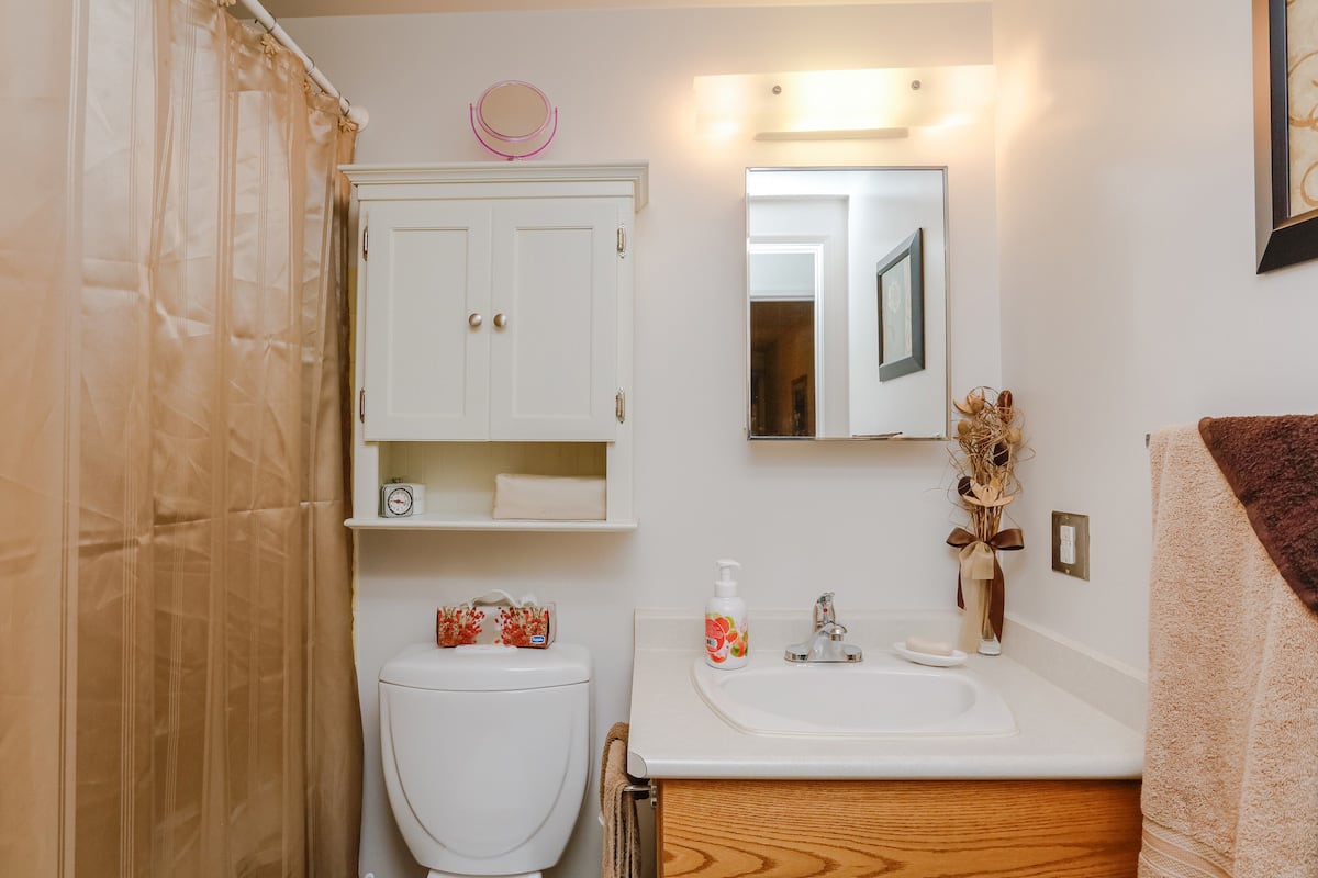 One Bedroom Suite Bathroom ex 1