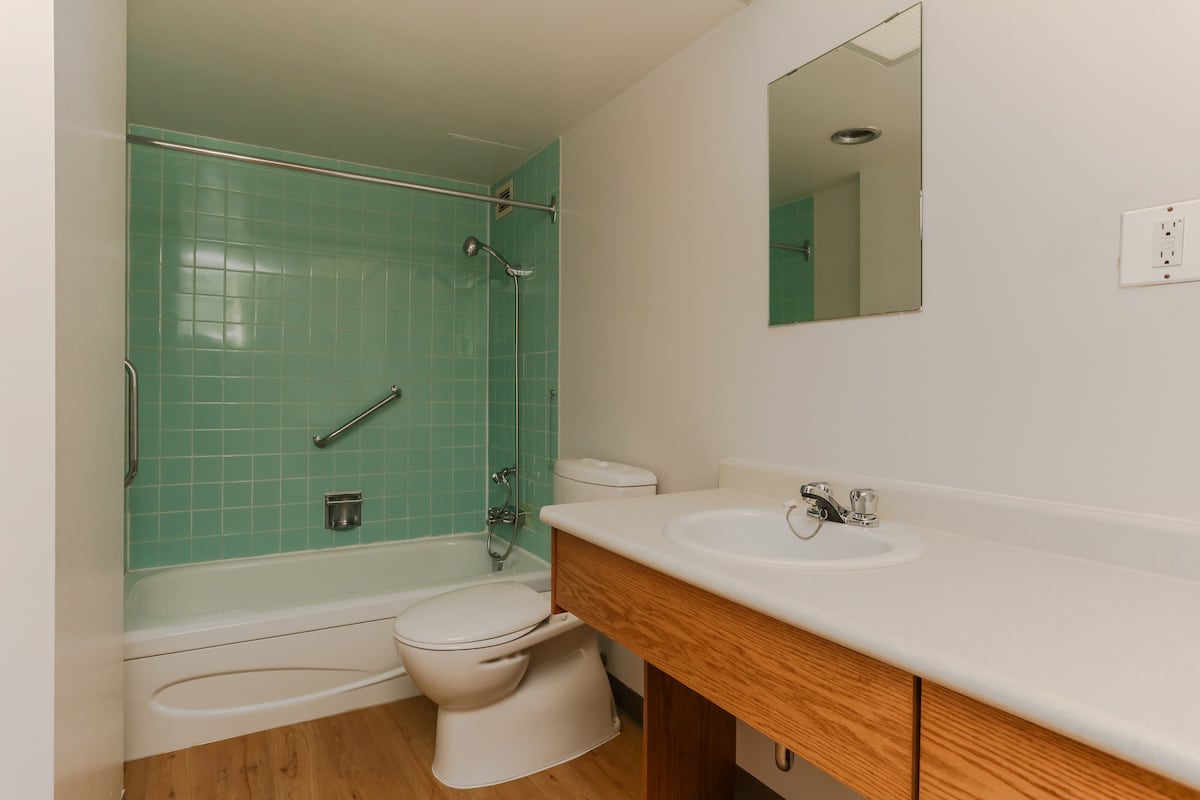 Bachelor Suite Bathroom