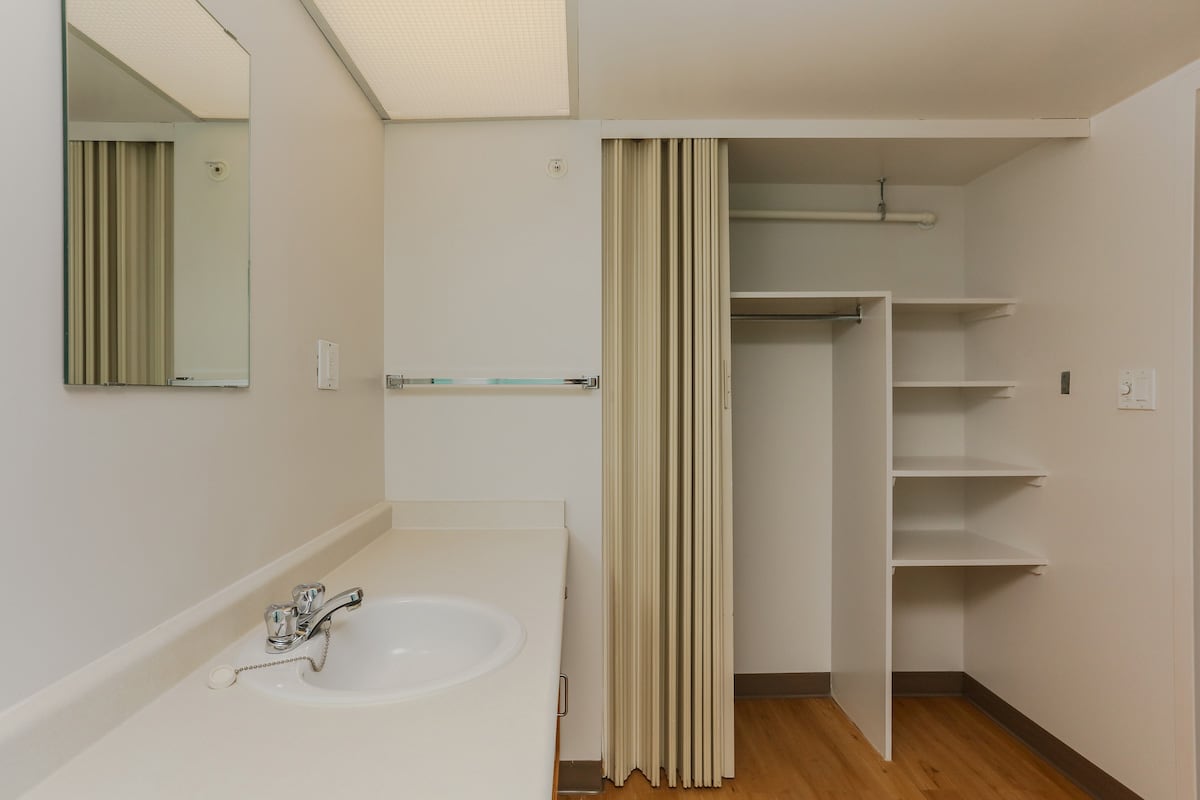 Bachelor Suite Bathroom