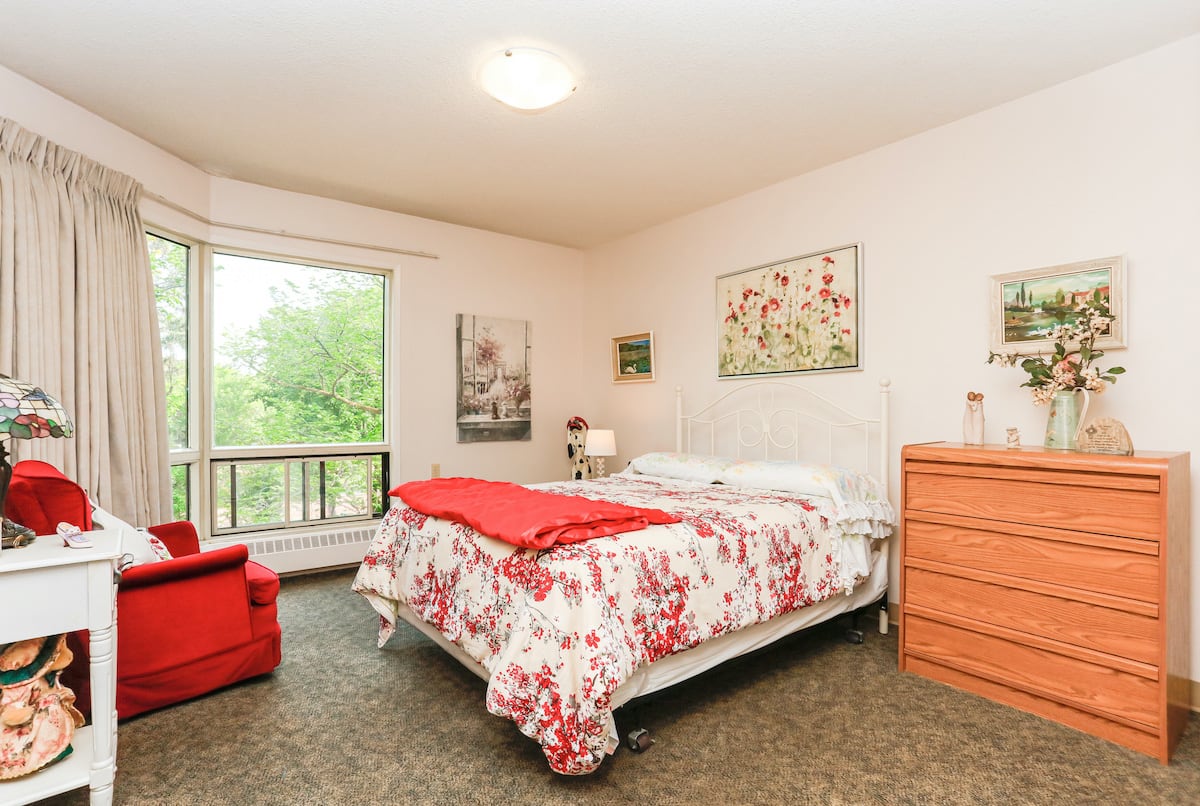 One Bedroom Suite Bedroom ex 1