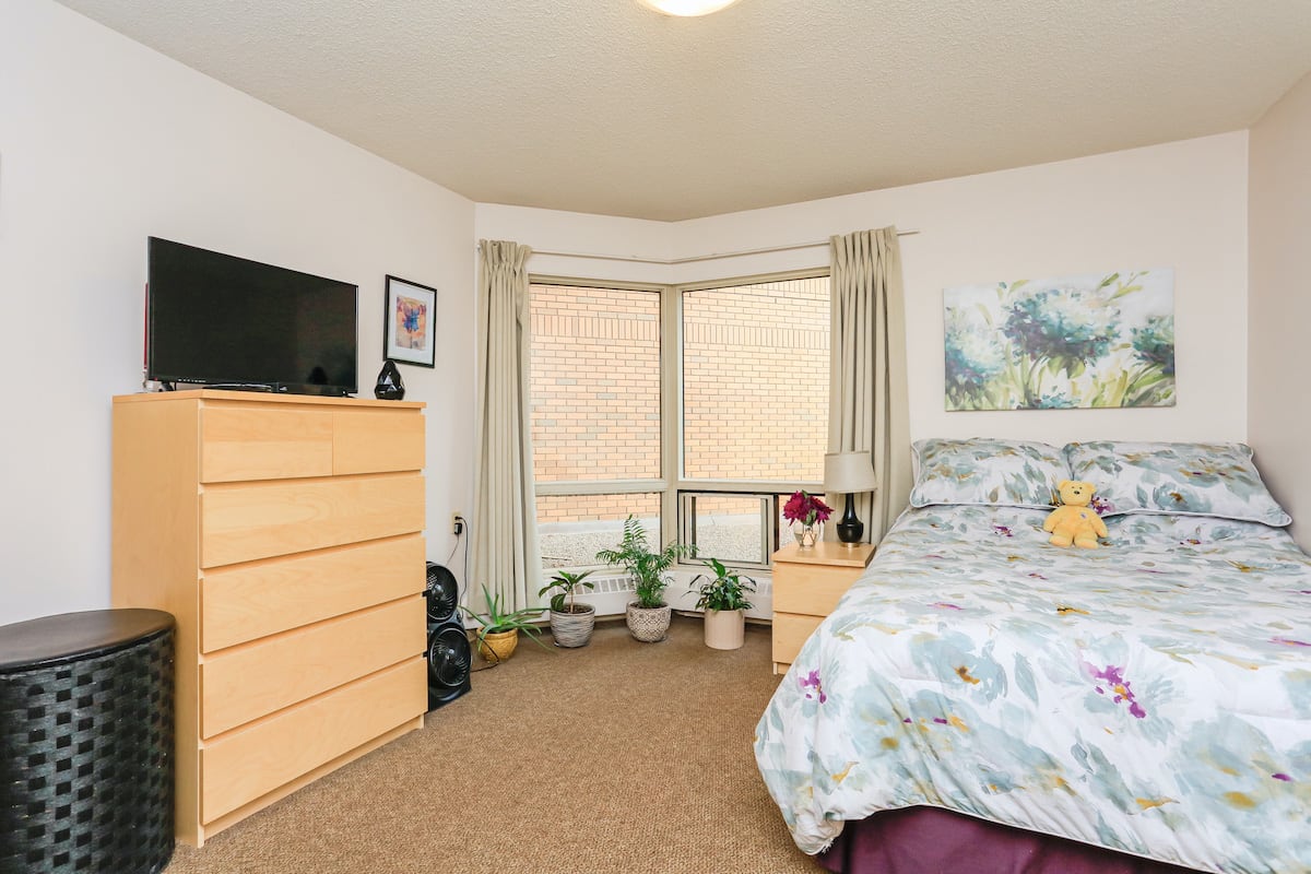 One Bedroom Suite Bedroom ex 2