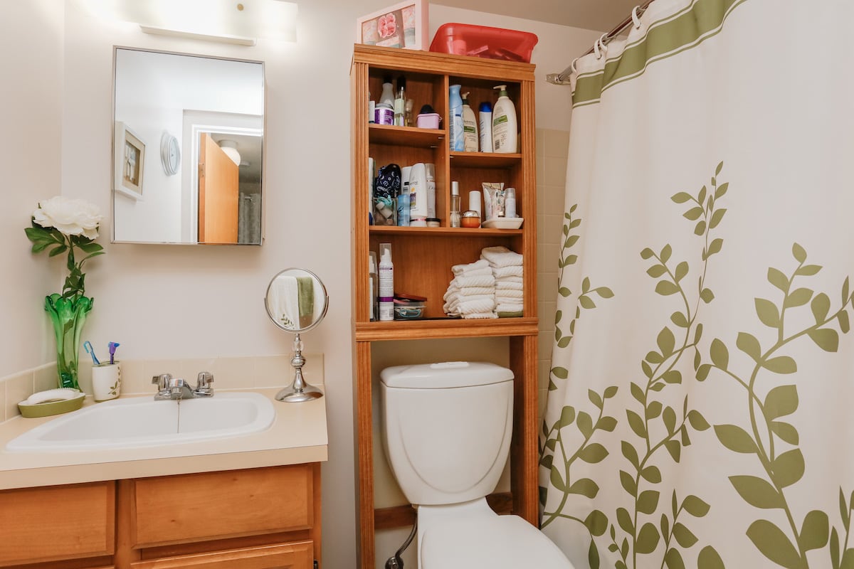 One Bedroom Suite Bathroom ex 1