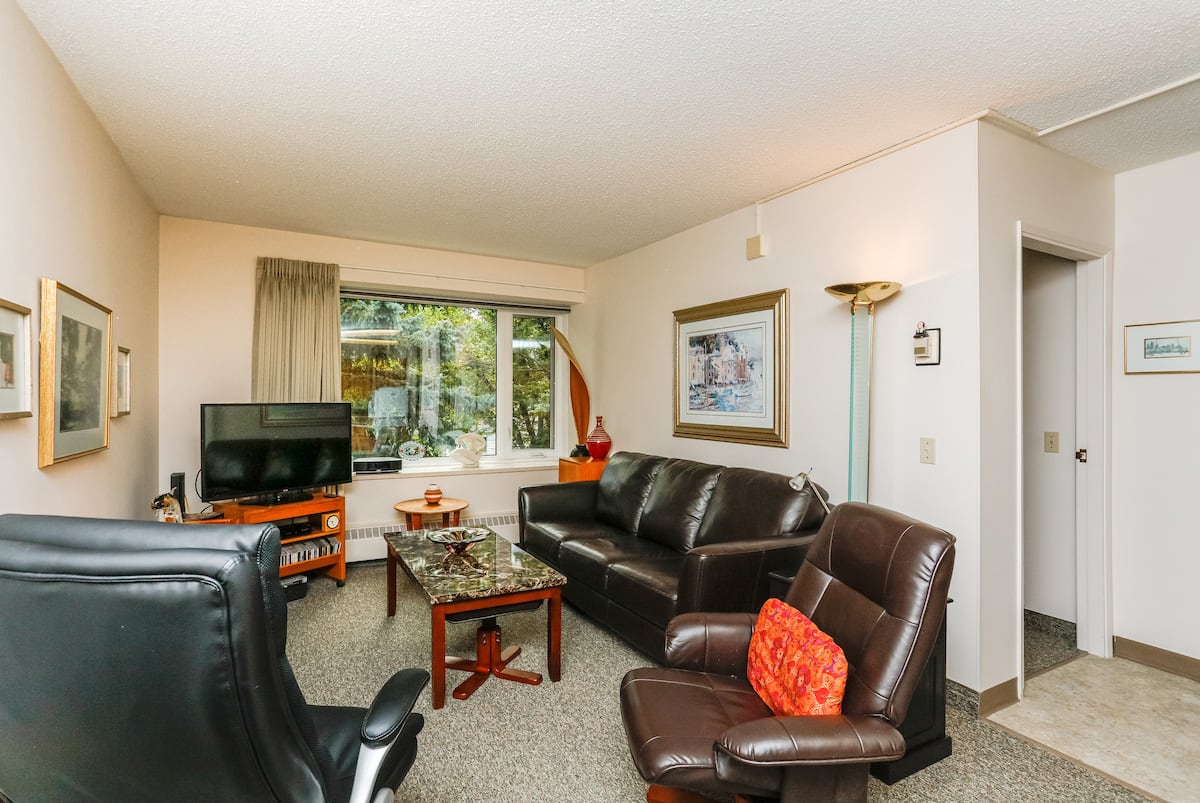 One Bedroom Suite Living Room ex 2