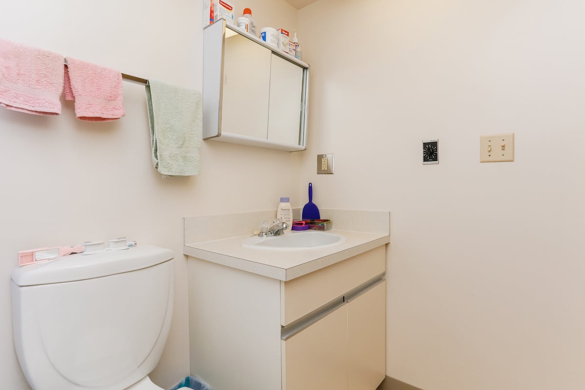 Bachelor Suite Bathroom