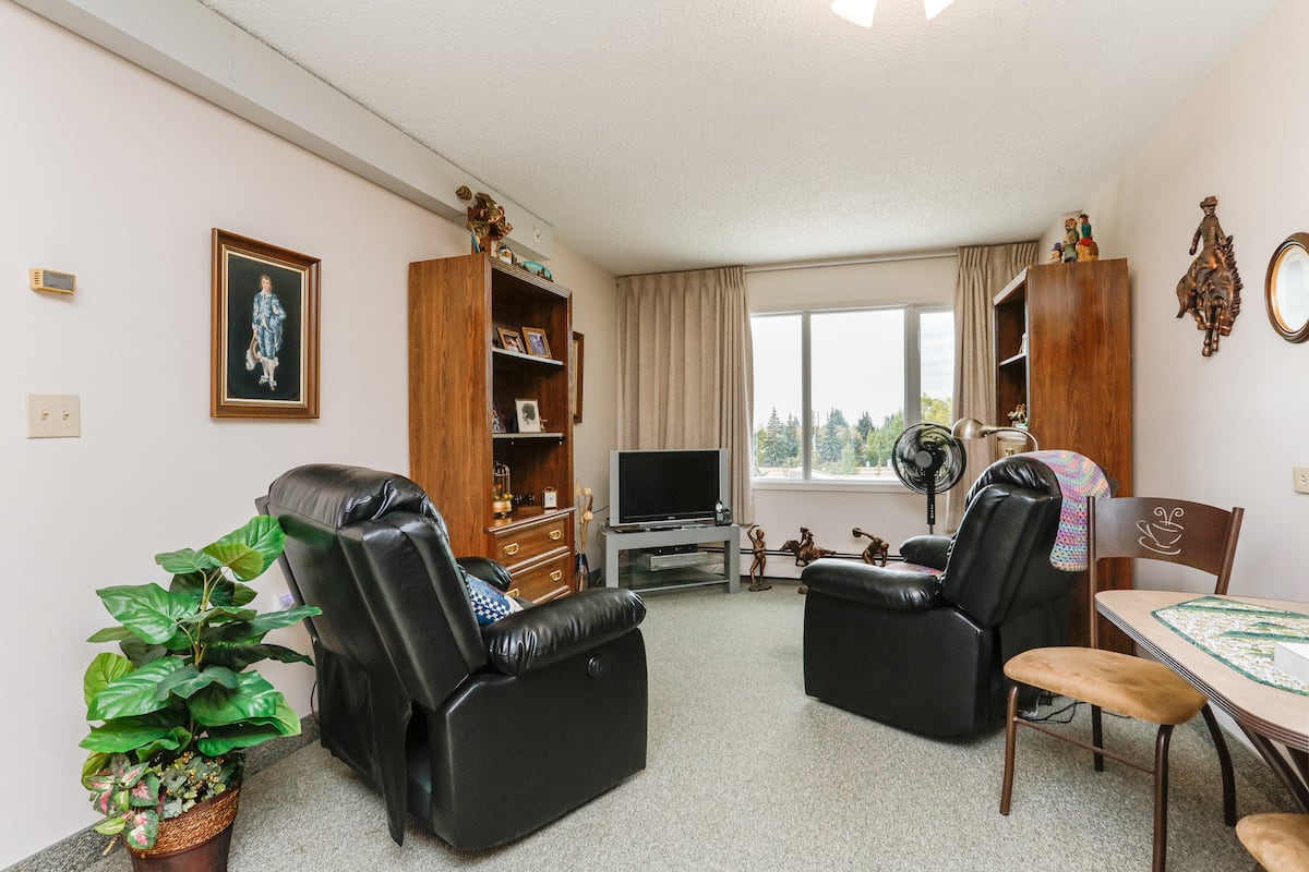 One Bedroom Suite Living Room ex 1
