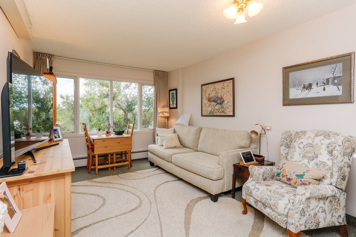 One Bedroom Suite Living Room ex 2
