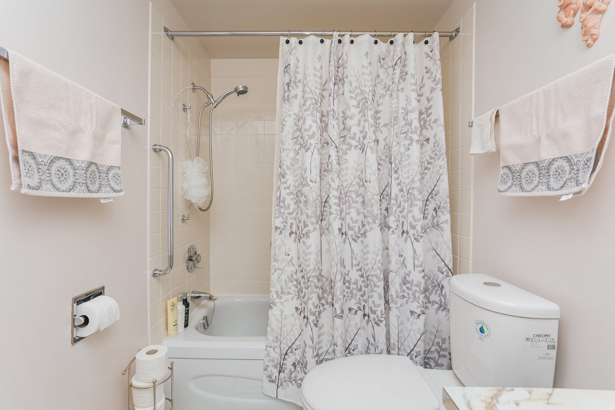 One Bedroom Suite Bathroom ex 2