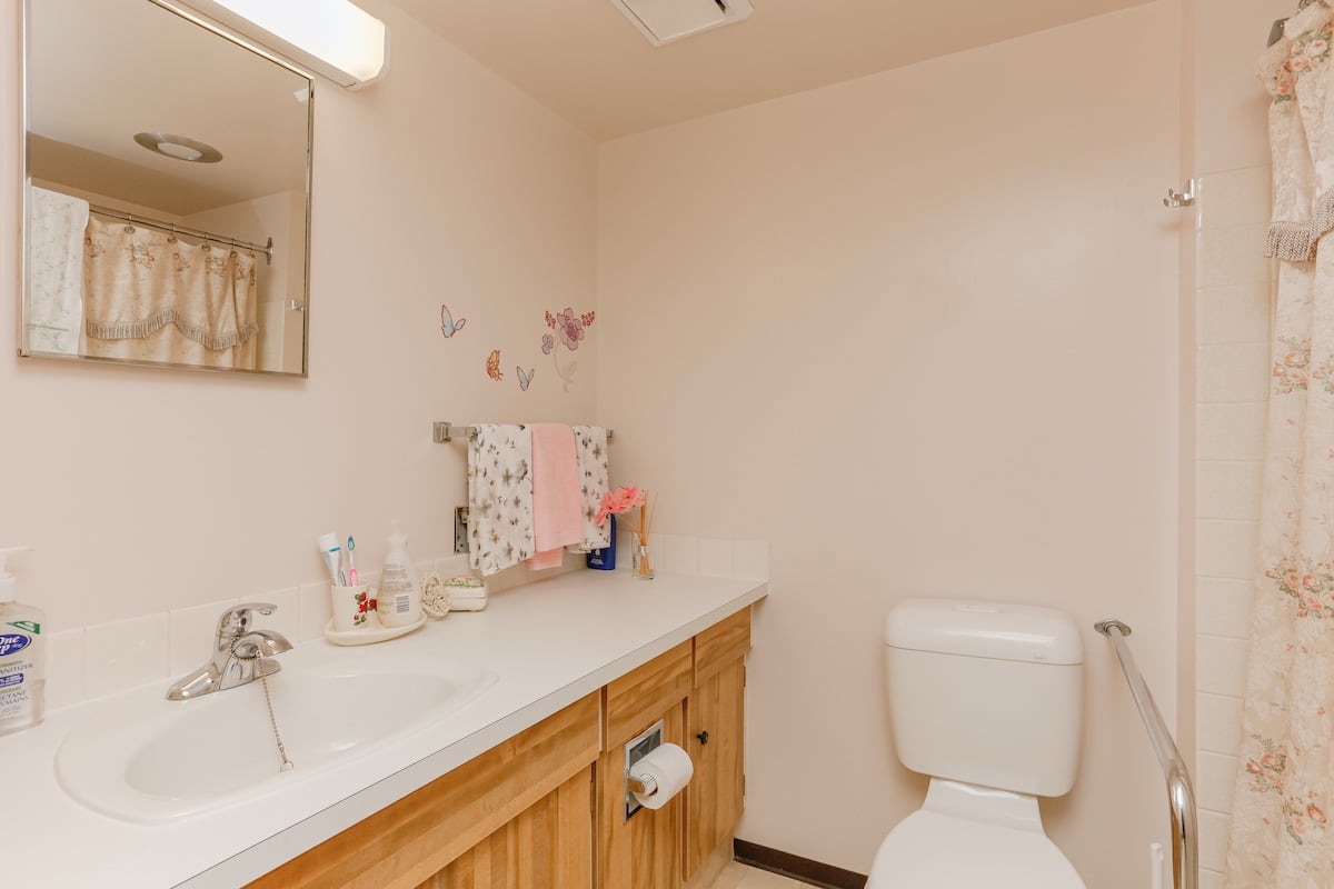 One Bedroom Suite Bathroom