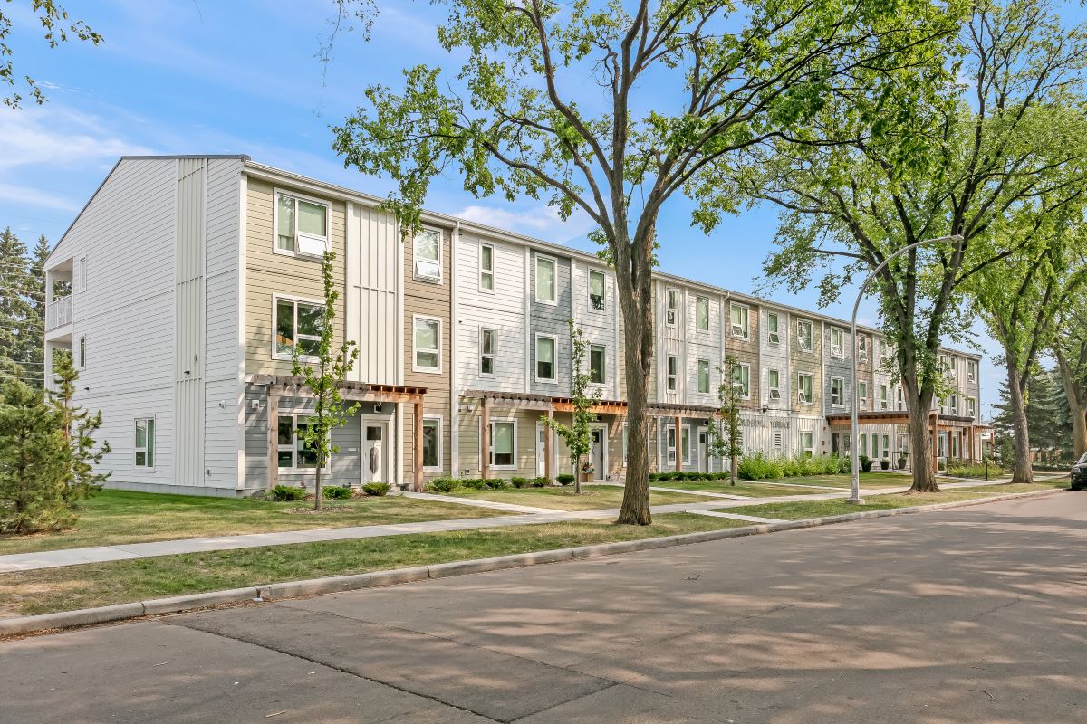 Lauderdale B - Building Exterior