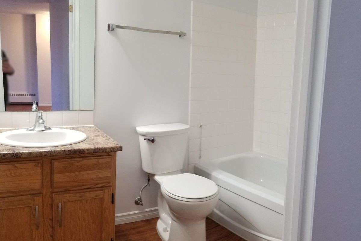 One Bedroom Suite Bathroom ex 2