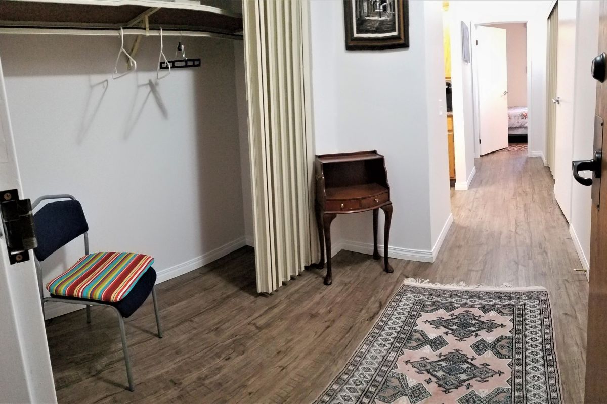 One Bedroom Suite Entry ex 1