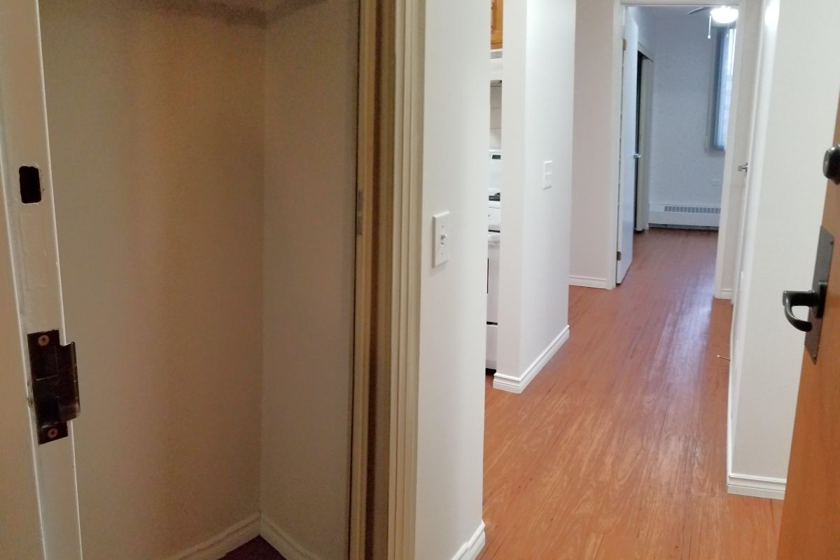 One Bedroom Suite Entry ex 2