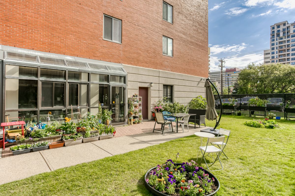Courtyard and Solarium