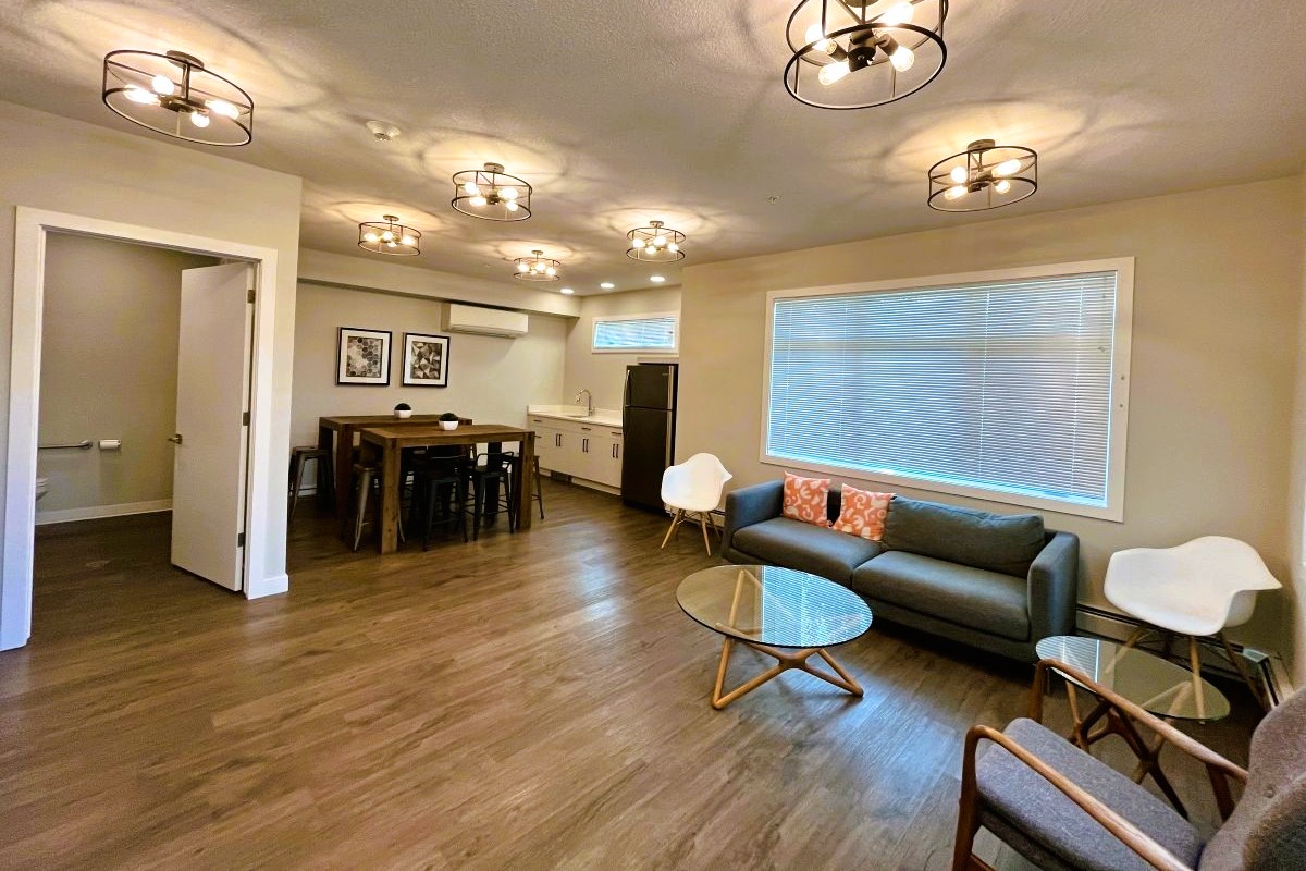Kitchen Lounge