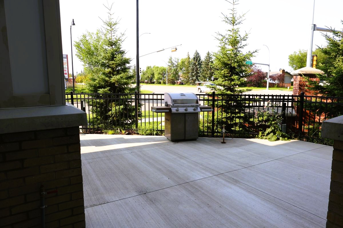 Courtyard Patio